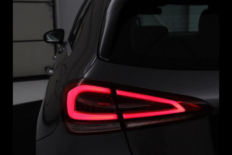 Mercedes-Benz A-Klasse 250e Style | SOH 92% | Stoelverwarming | Sfeerverlichting | Keyless | Camera | Navigatie | Widescreen | Half leder | Side Assist | Climate control | Bluetooth | PHEV | Plug In