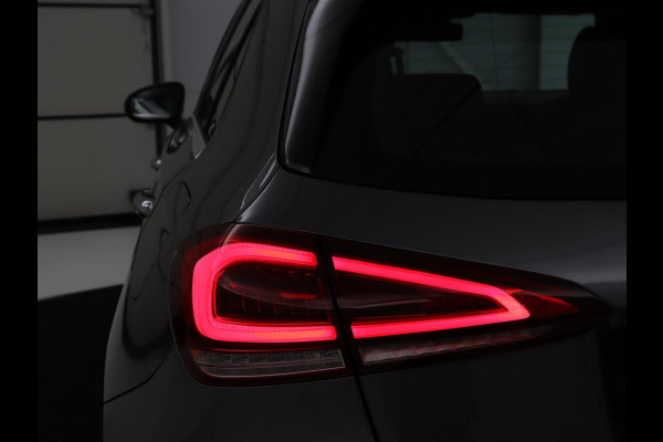 Mercedes-Benz A-Klasse 250e Style | SOH 92% | Stoelverwarming | Sfeerverlichting | Keyless | Camera | Navigatie | Widescreen | Half leder | Side Assist | Climate control | Bluetooth | PHEV | Plug In