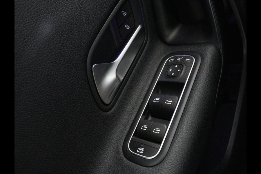 Mercedes-Benz A-Klasse 250e Style | SOH 92% | Stoelverwarming | Sfeerverlichting | Keyless | Camera | Navigatie | Widescreen | Half leder | Side Assist | Climate control | Bluetooth | PHEV | Plug In