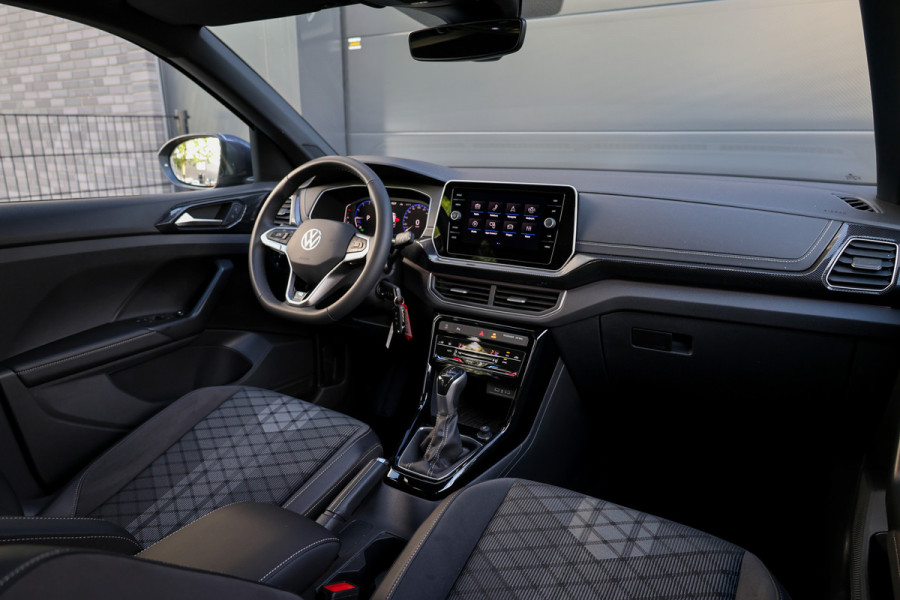 Volkswagen T-Cross 1.0 TSI R-Line Edition | R-LINE | ACC | IQ LIGHT | CAMERA | 18 INCH | VERLICHTE GRILL | DIGITAL |