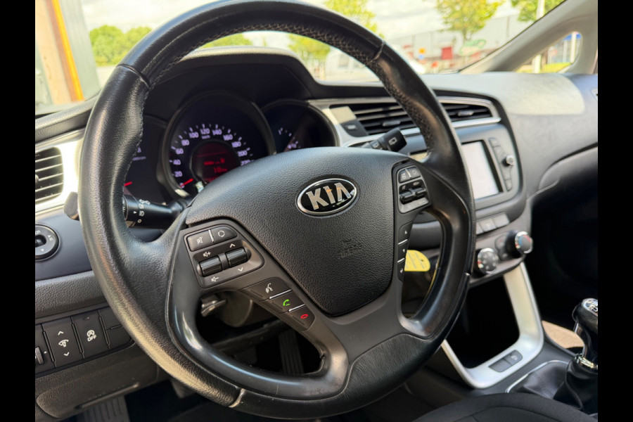 Kia cee'd 1.4 CVVT, CarPlay, Cruise, PDC, Camera