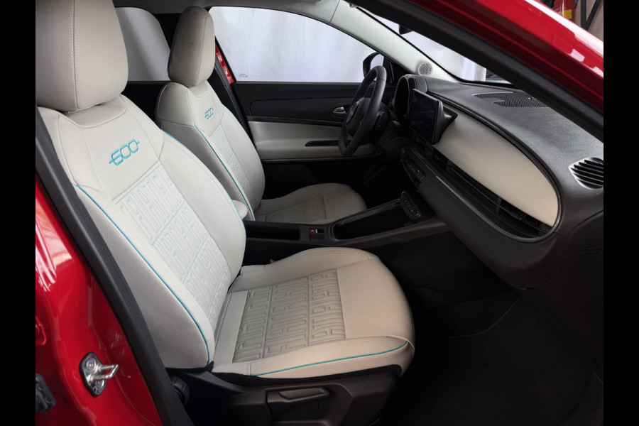 Fiat 600 1.2 HYBRID LA PRIMA STOELVERW. ELEK.KLEP LEER MASSAGE CAMERA CARPLAY ADAP.CRUISE ELEK.STOEL 18''LMV ✅ Top Auto Fiat Wijchen , 30 Jaar ervaring in Fiat , Wij leveren de : Icon / La Prima / Pop / Sport . Urban / Benzine / Hybrid . Met Fabrieksgarantie ✅