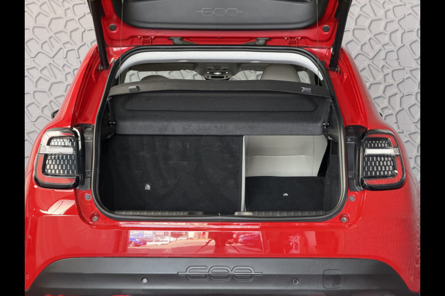 Fiat 600 1.2 HYBRID LA PRIMA STOELVERW. ELEK.KLEP LEER MASSAGE CAMERA CARPLAY ADAP.CRUISE ELEK.STOEL 18''LMV ✅ Top Auto Fiat Wijchen , 30 Jaar ervaring in Fiat , Wij leveren de : Icon / La Prima / Pop / Sport . Urban / Benzine / Hybrid . Met Fabrieksgarantie ✅