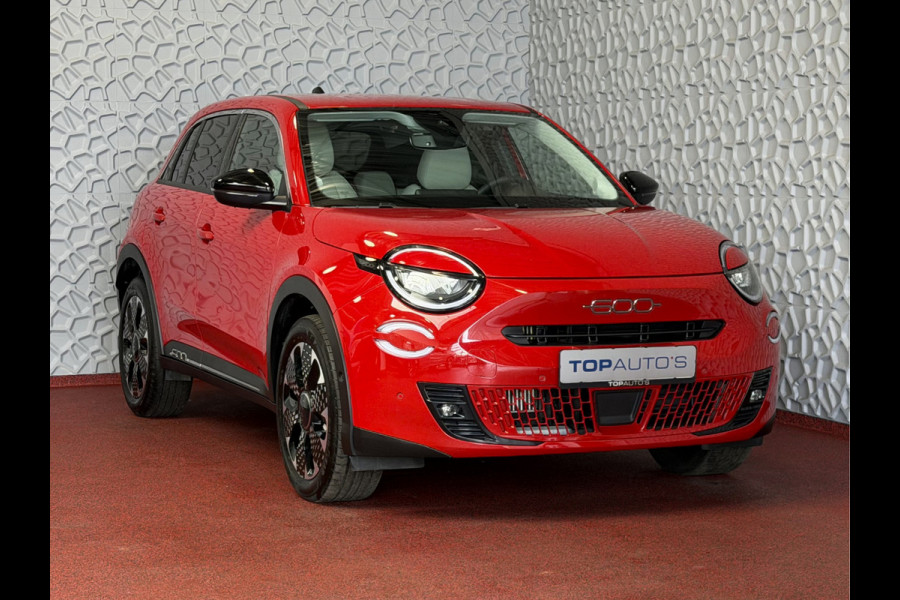 Fiat 600 1.2 HYBRID LA PRIMA STOELVERW. ELEK.KLEP LEER MASSAGE CAMERA CARPLAY ADAP.CRUISE ELEK.STOEL 18''LMV ✅ Top Auto Fiat Wijchen , 30 Jaar ervaring in Fiat , Wij leveren de : Icon / La Prima / Pop / Sport . Urban / Benzine / Hybrid . Met Fabrieksgarantie ✅