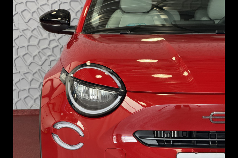 Fiat 600 1.2 HYBRID LA PRIMA STOELVERW. ELEK.KLEP LEER MASSAGE CAMERA CARPLAY ADAP.CRUISE ELEK.STOEL 18''LMV ✅ Top Auto Fiat Wijchen , 30 Jaar ervaring in Fiat , Wij leveren de : Icon / La Prima / Pop / Sport . Urban / Benzine / Hybrid . Met Fabrieksgarantie ✅