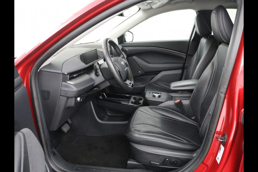 Ford Mustang Mach-E RWD 75 kWh | SOH 91% | Panoramadak | 360 Camera | Leder | Stoelverwarming | B&O Sound | Adaptive cruise | Park Assist | Keyless | Carplay | Navigatie | Full LED