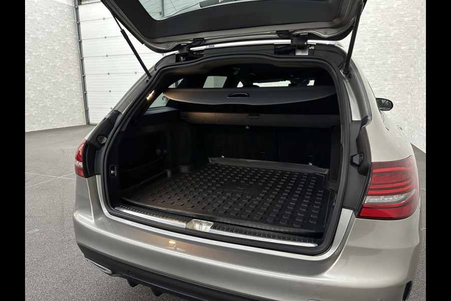 Mercedes-Benz C-Klasse Estate 180 AMG-Line | Origineel NL | Multibeam-LED | Widescreen | Sfeerverlichting | Night-Pakket | Stoelverwarming | Achteruitrij-Camera | Carplay | Comand Navi | Dealer Onderhouden | Draadloos Laden |