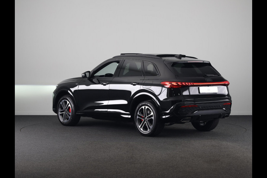 Audi Q5 S edition e-hybrid 299 pk | Techniekpakket plus | Panorama-glasdak | Optiekpakket zwart-glanzend | Geheugen bestuurdersstoel |