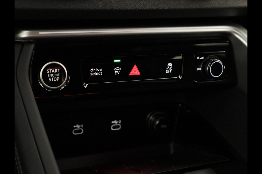 Audi Q5 S edition e-hybrid 299 pk | Techniekpakket plus | Panorama-glasdak | Optiekpakket zwart-glanzend | Geheugen bestuurdersstoel |