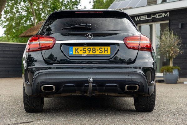 Mercedes-Benz GLA 180 Business Solution AMG Night Upgrade I Trekhaak I Cruise I Navigatie I 19 Inch I Led I Camera
