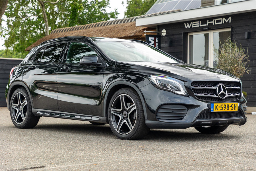 Mercedes-Benz GLA 180 Business Solution AMG Night Upgrade I Trekhaak I Cruise I Navigatie I 19 Inch I Led I Camera