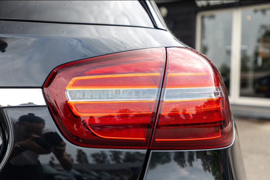Mercedes-Benz GLA 180 Business Solution AMG Night Upgrade I Trekhaak I Cruise I Navigatie I 19 Inch I Led I Camera