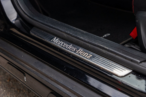 Mercedes-Benz GLA 180 Business Solution AMG Night Upgrade I Trekhaak I Cruise I Navigatie I 19 Inch I Led I Camera