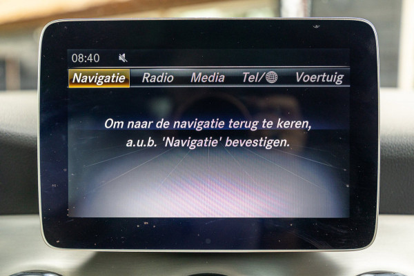 Mercedes-Benz GLA 180 Business Solution AMG Night Upgrade I Trekhaak I Cruise I Navigatie I 19 Inch I Led I Camera