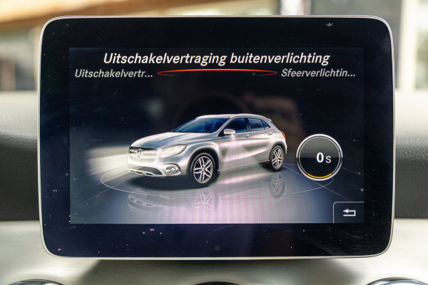 Mercedes-Benz GLA 180 Business Solution AMG Night Upgrade I Trekhaak I Cruise I Navigatie I 19 Inch I Led I Camera