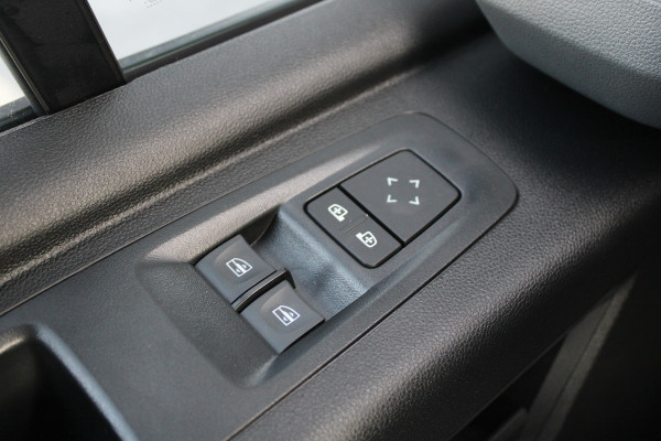 Renault Master E-Tech T35 L3H2 Advance long range 87 kWh 143pk - Camera - Trekhaak - Cruise - LED - Carplay/Android - Rijklaar