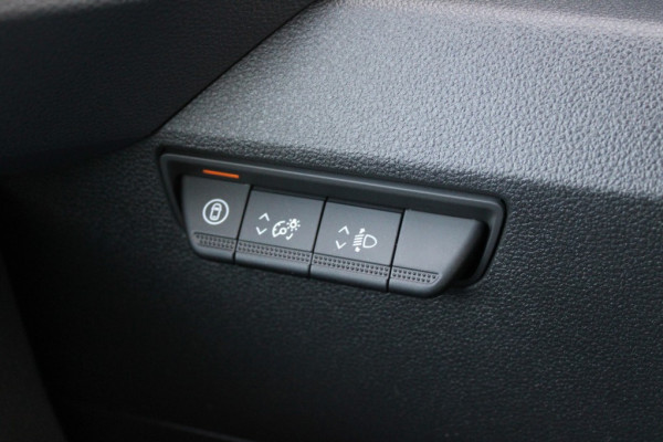 Renault Master E-Tech T35 L3H2 Advance long range 87 kWh 143pk - Camera - Trekhaak - Cruise - LED - Carplay/Android - Rijklaar