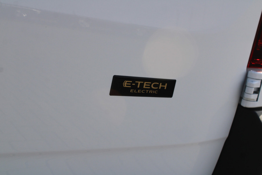 Renault Master E-Tech T35 L3H2 Advance long range 87 kWh 143pk - Camera - Trekhaak - Cruise - LED - Carplay/Android - Rijklaar