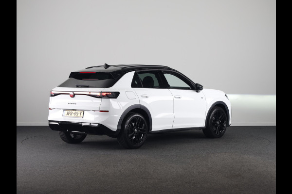 Volkswagen T-Roc 1.5 eTsi Style First Edition | 360 Camera | Black Style | Head-Up display | Led Matrix |