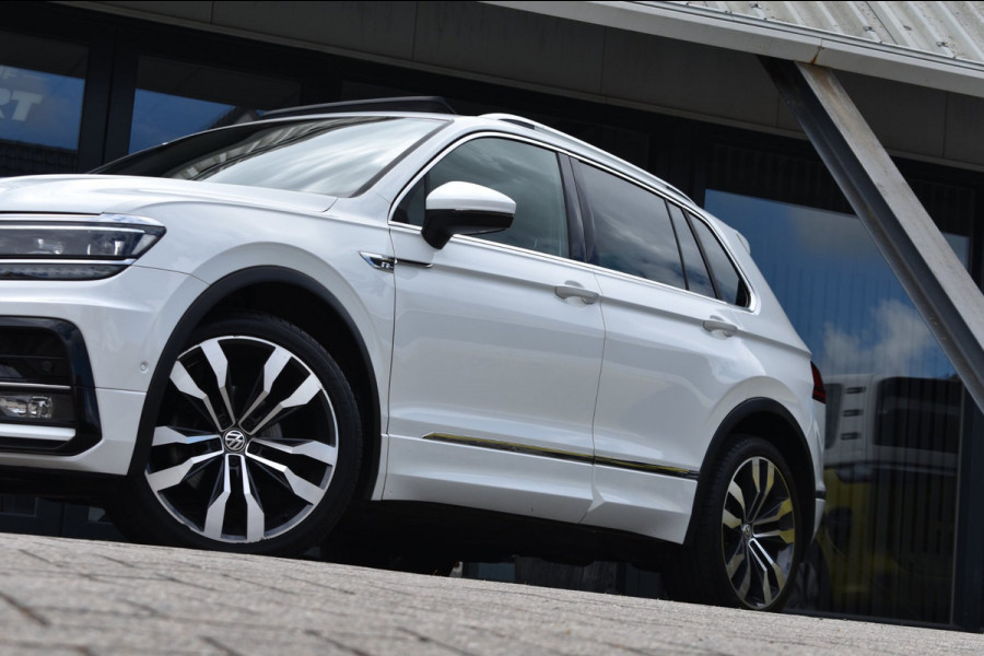 Volkswagen Tiguan 1.5 TSI ACT R-Line | TREKHAAK | CAMERA | STOELVERWARMING | NAP | PANORAMADAK
