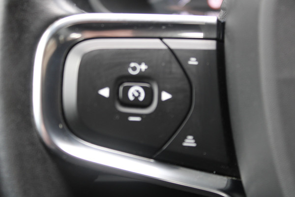 Volvo XC40 1.5 T3 Business Pro NAVI TREKHAAK ECC LED 164Pk 132000KM!!!
