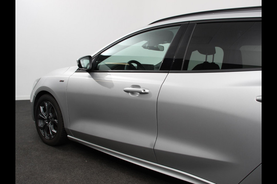 Ford FOCUS Wagon 1.0 EcoBoost Hybrid 155pk ST Line Cruise control Navigatie Climate Control Camera Parkeer sensoren DAB Led Lichtmetalen velgen