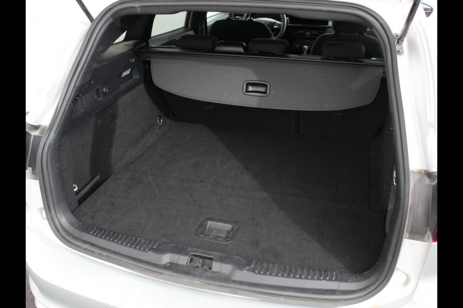 Ford FOCUS Wagon 1.0 EcoBoost Hybrid 155pk ST Line Cruise control Navigatie Climate Control Camera Parkeer sensoren DAB Led Lichtmetalen velgen