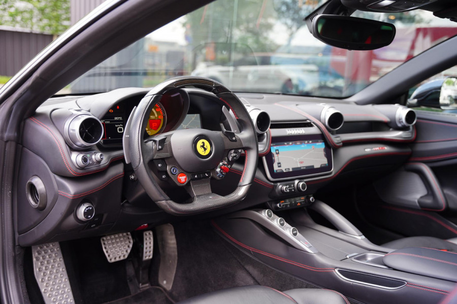 Ferrari GTC4Lusso T 3.9 V8 / Atelier Car / Passenger Display