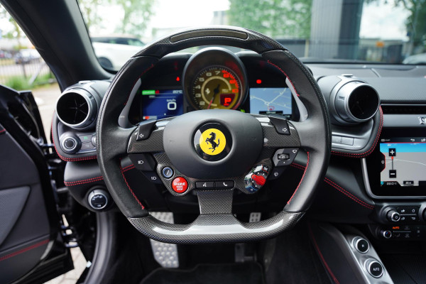 Ferrari GTC4Lusso T 3.9 V8 / Atelier Car / Passenger Display