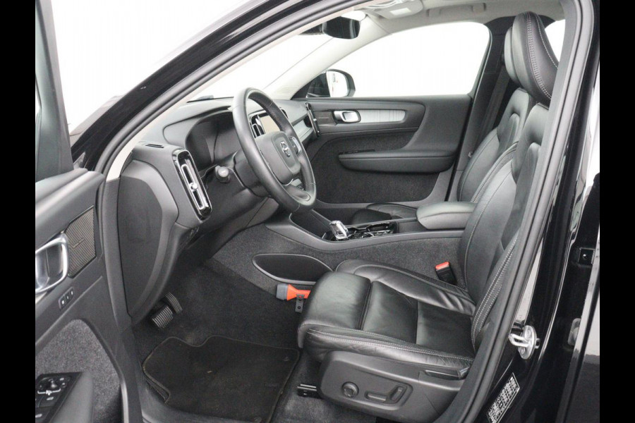 Volvo XC40 1.5 T5 Recharge Inscription | SOH 89,7% | Panoramadak | Leder | 360 Camera | Trekhaak | Stoelverwarming | Adaptive cruise | Memory | Carplay | Navigatie | Keyless | Full LED | Parkeerhulp | PHEV | Plug In