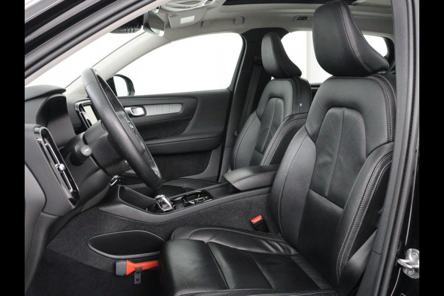 Volvo XC40 1.5 T5 Recharge Inscription | SOH 89,7% | Panoramadak | Leder | 360 Camera | Trekhaak | Stoelverwarming | Adaptive cruise | Memory | Carplay | Navigatie | Keyless | Full LED | Parkeerhulp | PHEV | Plug In