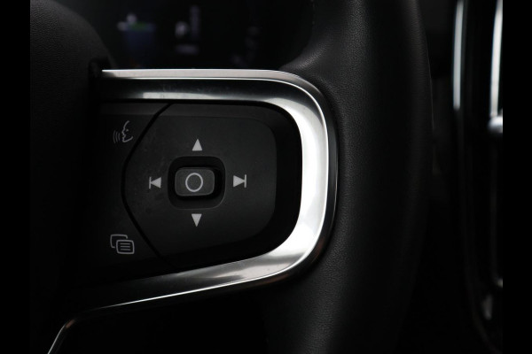 Volvo XC40 1.5 T5 Recharge Inscription | SOH 89,7% | Panoramadak | Leder | 360 Camera | Trekhaak | Stoelverwarming | Adaptive cruise | Memory | Carplay | Navigatie | Keyless | Full LED | Parkeerhulp | PHEV | Plug In