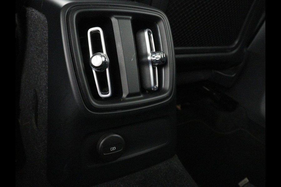 Volvo XC40 1.5 T5 Recharge Inscription | SOH 89,7% | Panoramadak | Leder | 360 Camera | Trekhaak | Stoelverwarming | Adaptive cruise | Memory | Carplay | Navigatie | Keyless | Full LED | Parkeerhulp | PHEV | Plug In
