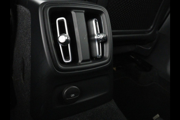 Volvo XC40 1.5 T5 Recharge Inscription | SOH 89,7% | Panoramadak | Leder | 360 Camera | Trekhaak | Stoelverwarming | Adaptive cruise | Memory | Carplay | Navigatie | Keyless | Full LED | Parkeerhulp | PHEV | Plug In