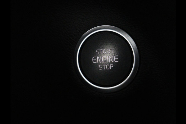 Volvo XC40 1.5 T5 Recharge Inscription | SOH 89,7% | Panoramadak | Leder | 360 Camera | Trekhaak | Stoelverwarming | Adaptive cruise | Memory | Carplay | Navigatie | Keyless | Full LED | Parkeerhulp | PHEV | Plug In