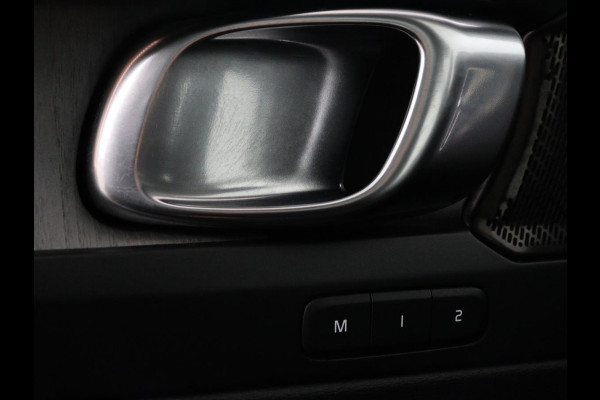Volvo XC40 1.5 T5 Recharge Inscription | SOH 89,7% | Panoramadak | Leder | 360 Camera | Trekhaak | Stoelverwarming | Adaptive cruise | Memory | Carplay | Navigatie | Keyless | Full LED | Parkeerhulp | PHEV | Plug In