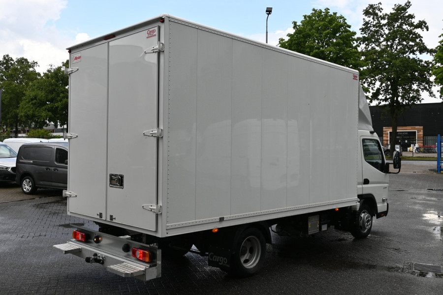 FUSO Canter 3C15 3.0 DI 340 Bakwagen 3500 KG trekhaak, Geveerde stoel