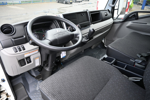FUSO Canter 3C15 3.0 DI 340 Bakwagen 3500 KG trekhaak, Geveerde stoel