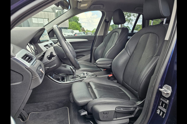 BMW X1 sDrive20i VDL Nedcar Edition | LED | Trekhaak | Leder | Stoelverwarming | Camera | Elek. achterklep |