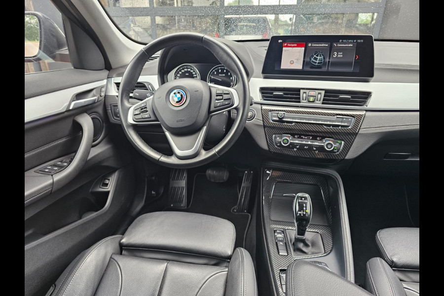 BMW X1 sDrive20i VDL Nedcar Edition | LED | Trekhaak | Leder | Stoelverwarming | Camera | Elek. achterklep |