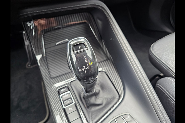 BMW X1 sDrive20i VDL Nedcar Edition | LED | Trekhaak | Leder | Stoelverwarming | Camera | Elek. achterklep |
