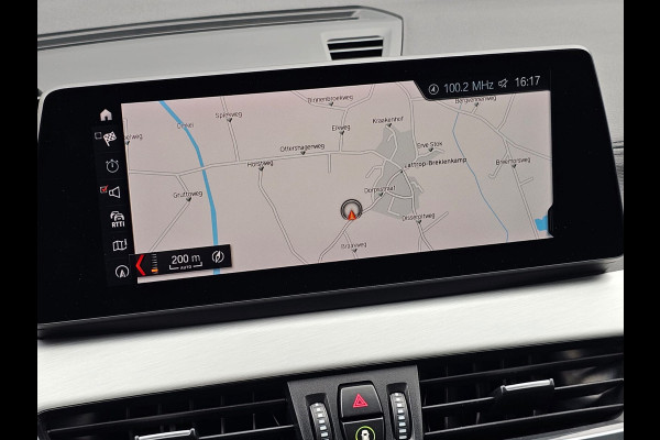 BMW X1 sDrive20i VDL Nedcar Edition | LED | Trekhaak | Leder | Stoelverwarming | Camera | Elek. achterklep |