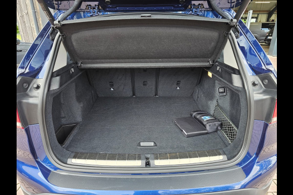 BMW X1 sDrive20i VDL Nedcar Edition | LED | Trekhaak | Leder | Stoelverwarming | Camera | Elek. achterklep |