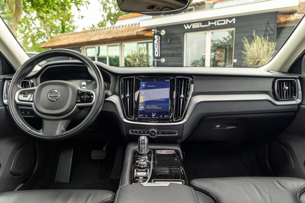 Volvo V60 2.0 T8 Twin Engine AWD Inscription Panoramadak I Leder I Adaptive Cruise I Pilot Assist I Blis I Lane Keeping I Trekhaak