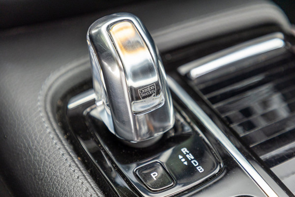 Volvo V60 2.0 T8 Twin Engine AWD Inscription Panoramadak I Leder I Adaptive Cruise I Pilot Assist I Blis I Lane Keeping I Trekhaak