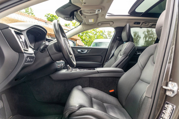 Volvo V60 2.0 T8 Twin Engine AWD Inscription Panoramadak I Leder I Adaptive Cruise I Pilot Assist I Blis I Lane Keeping I Trekhaak