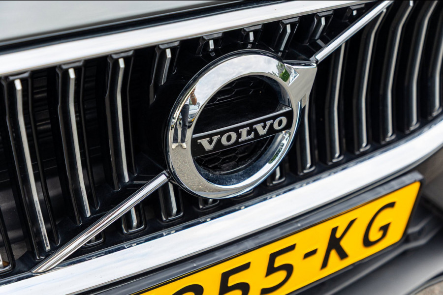 Volvo V60 2.0 T8 Twin Engine AWD Inscription Panoramadak I Leder I Adaptive Cruise I Pilot Assist I Blis I Lane Keeping I Trekhaak