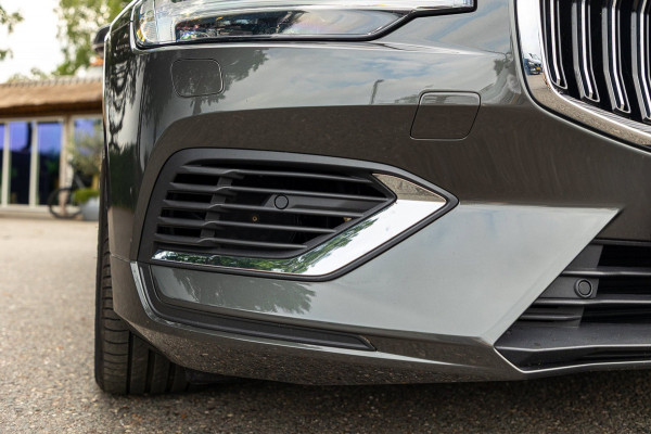 Volvo V60 2.0 T8 Twin Engine AWD Inscription Panoramadak I Leder I Adaptive Cruise I Pilot Assist I Blis I Lane Keeping I Trekhaak