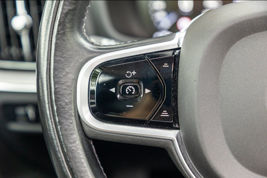 Volvo V60 2.0 T8 Twin Engine AWD Inscription Panoramadak I Leder I Adaptive Cruise I Pilot Assist I Blis I Lane Keeping I Trekhaak