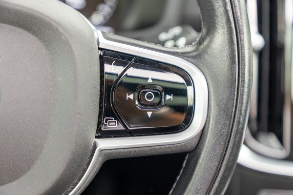 Volvo V60 2.0 T8 Twin Engine AWD Inscription Panoramadak I Leder I Adaptive Cruise I Pilot Assist I Blis I Lane Keeping I Trekhaak